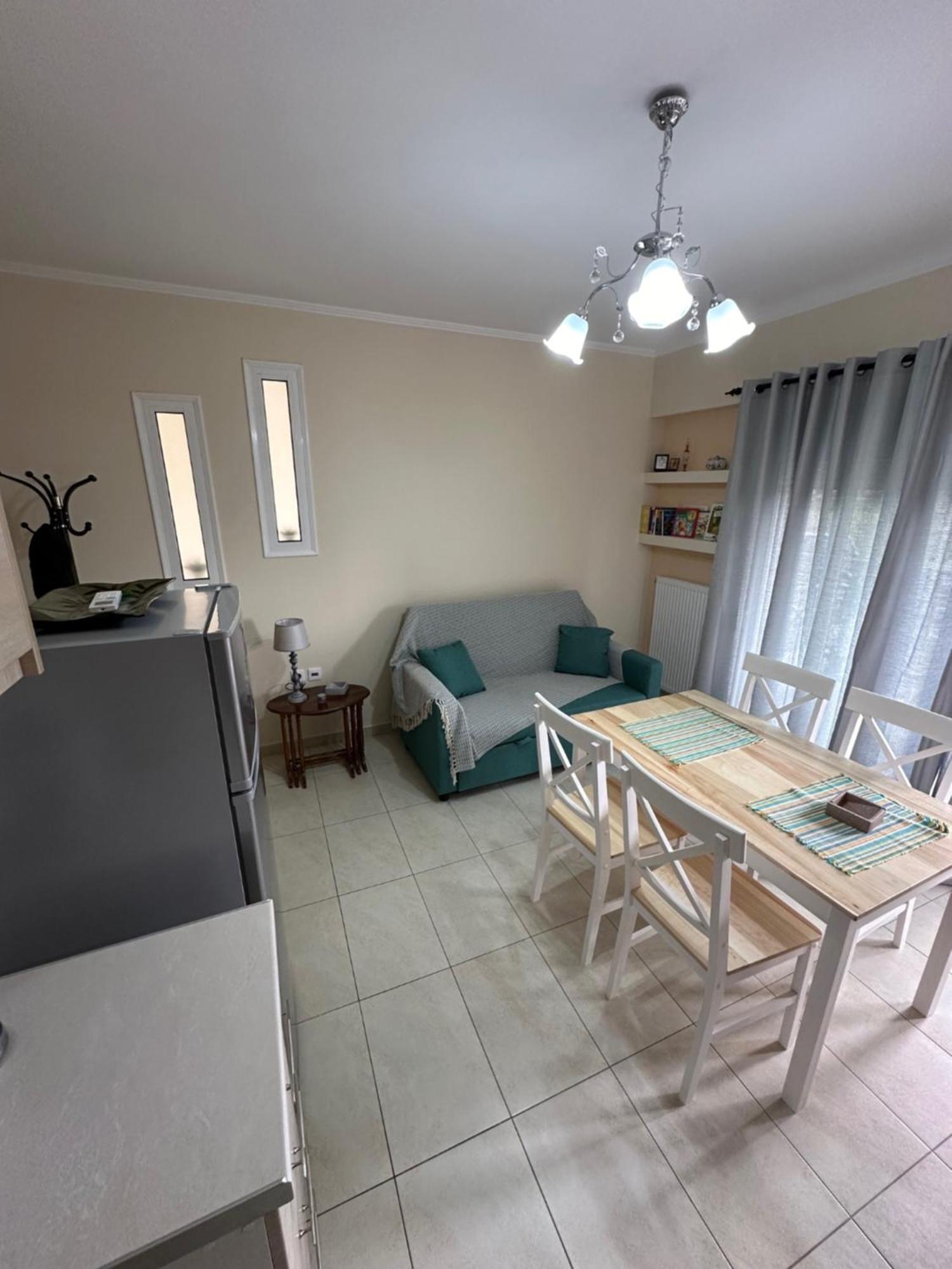 R Apartment นาฟปาคตอส ภายนอก รูปภาพ